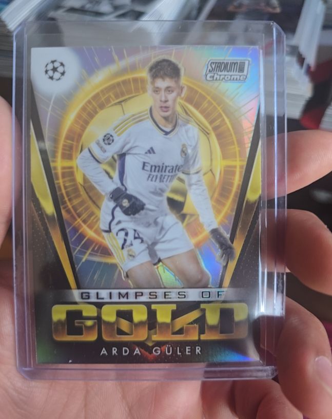 2023-24 Topps Chrome Stadium Club Glimpses of Gold #GG-AGU Arda Güler — front