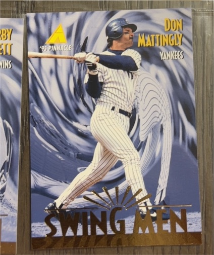 1995 Pinnacle #295 Don Mattingly Swing Men Yankees — front