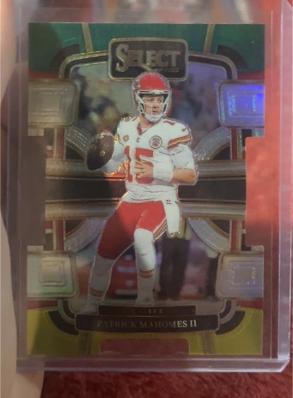 2023 Panini Select Concourse Red & Yellow Prizm Die-Cut #49 Patrick Mahomes II — front