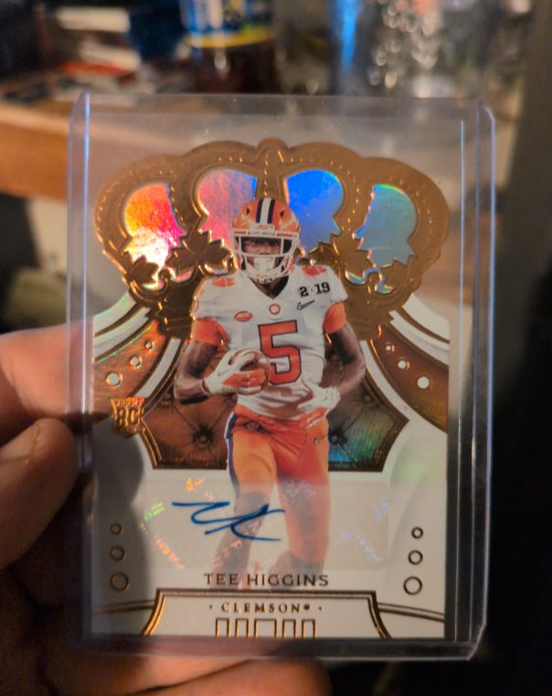2020 Panini Chronicles Draft Picks Crown Royale #24 Tee Higgins — front