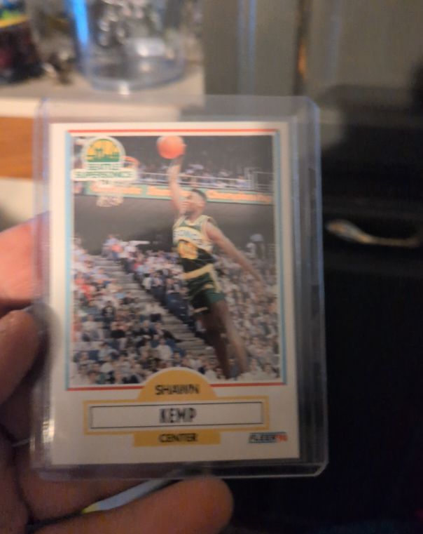 1990 Fleer #76 Shawn Kemp — front