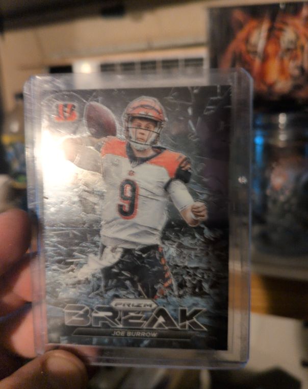 2020 Panini Prizm Break #1 Joe Burrow — front