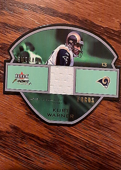 1999 Fleer Focus #13 Kurt Warner — front