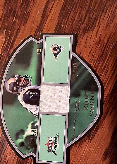2000 Fleer Focus #13 Kurt Warner — front
