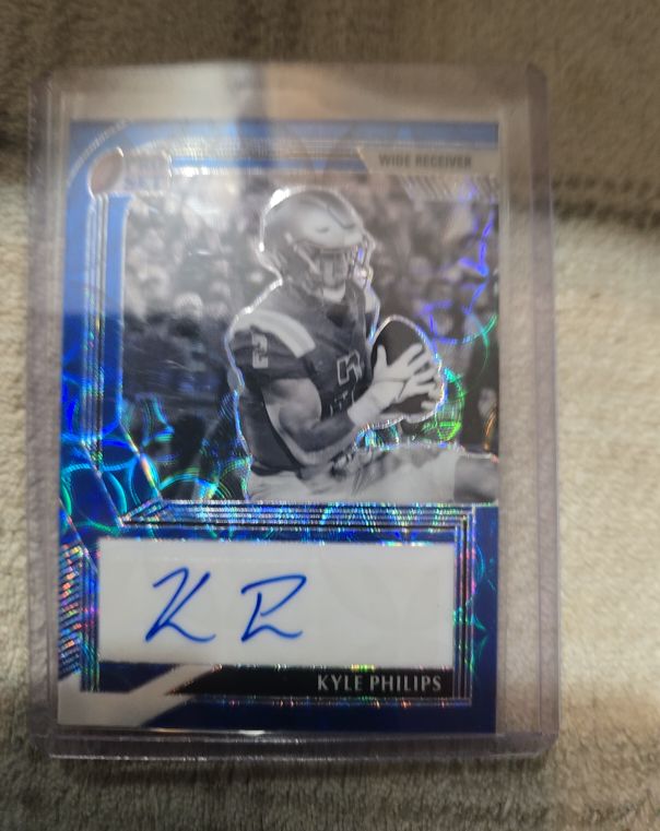 2021 Panini Spectra Kyle Philips Autograph — front