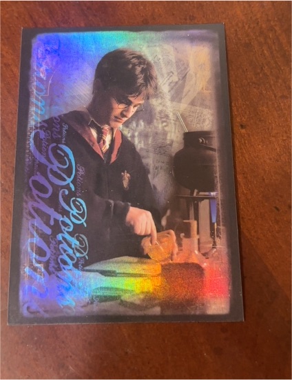 2001 Topps Harry Potter #D6 Harry Potter Potion Making — front