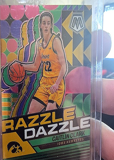 2023 Panini Mosaic Razzle Dazzle Caitlin Clark — front