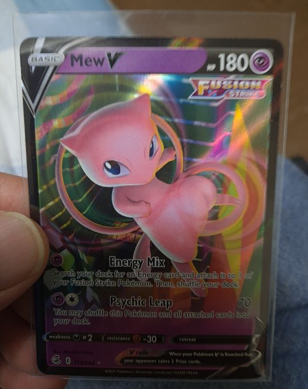 2021 Pokemon Fusion Strike #113 Mew V — front