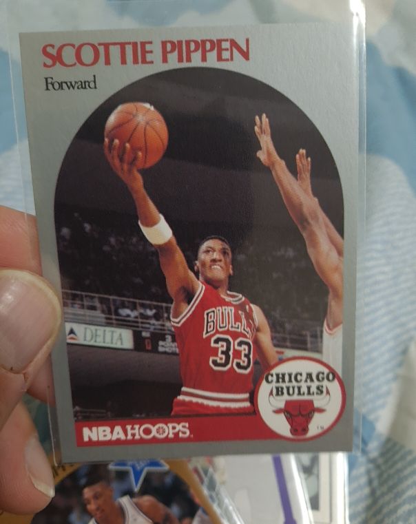 1990 NBA Hoops #33 Scottie Pippen — front