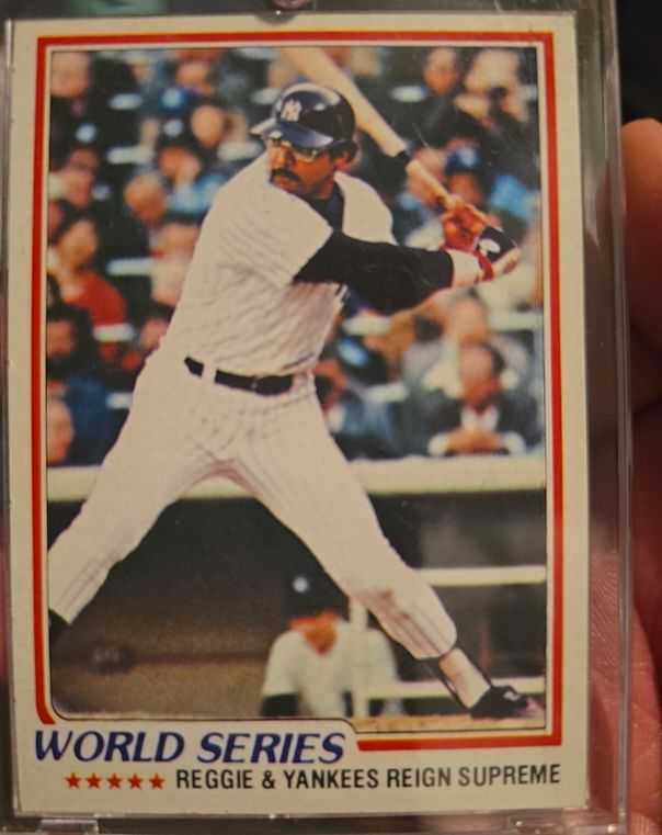 1977 Topps #1 Reggie Jackson — front