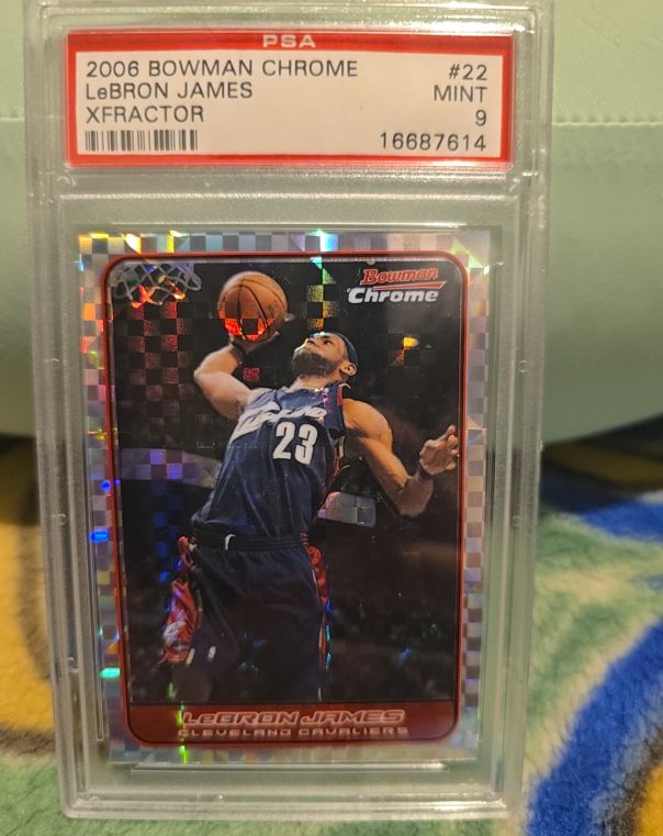 2006 Bowman Chrome #22 LeBron James — front
