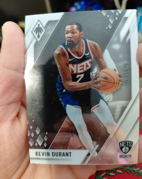 2021-22 Panini Chronicles Phoenix #677 Kevin Durant — front