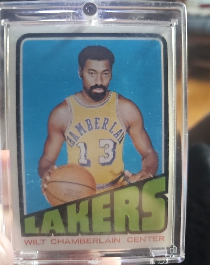 1972-73 Topps #1 Wilt Chamberlain — front
