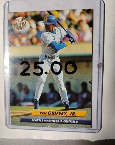 1992 Fleer Ultra #123 Ken Griffey Jr. — front
