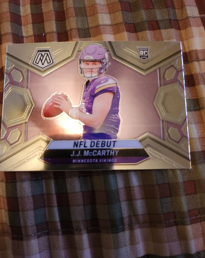 2024 Panini Mosaic NFL Debut #275 J.J. McCarthy — front