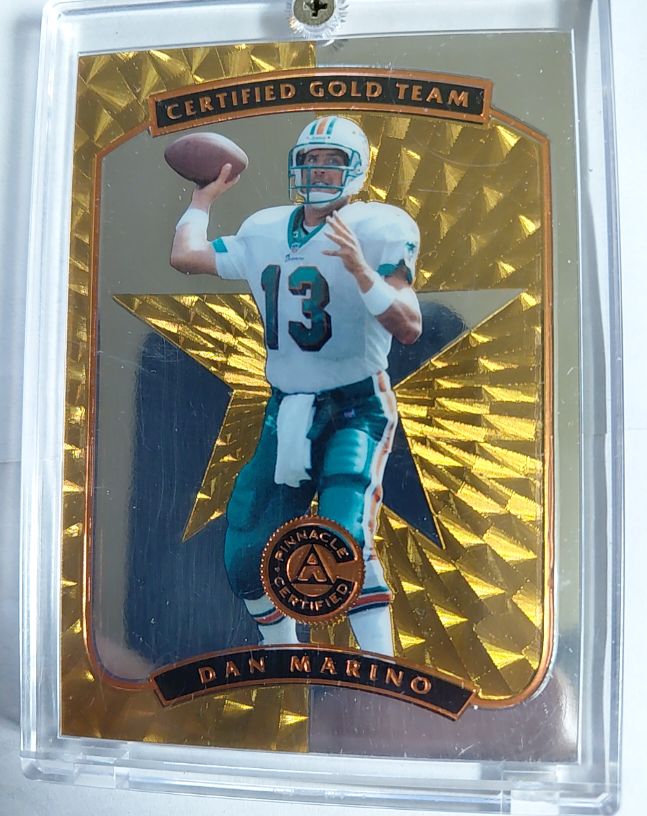 1997 Pinnacle Certified #2 Dan Marino Certified Team Gold — front