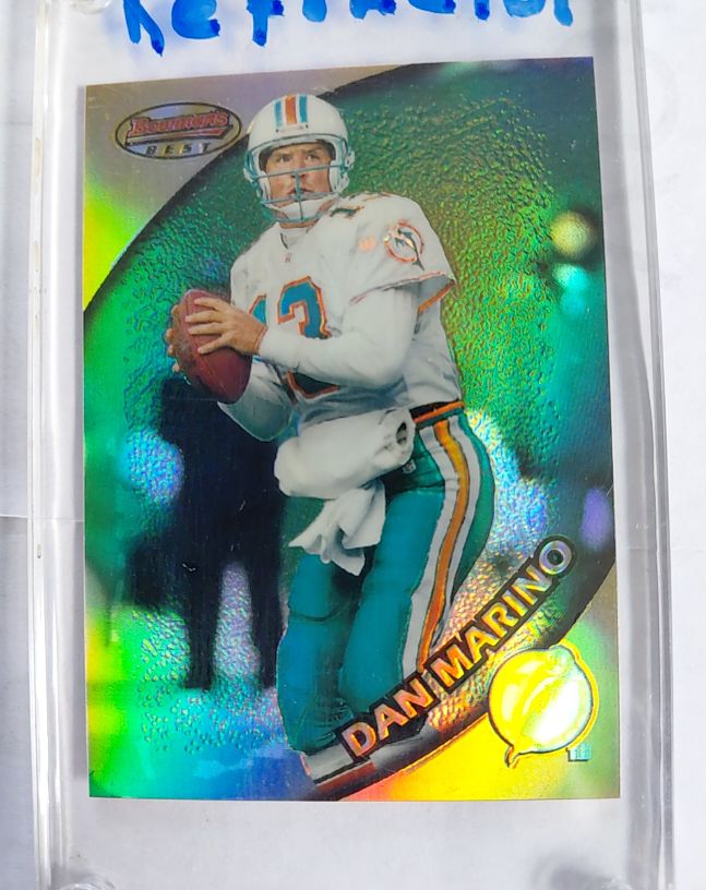 1997 Bowman's Best Preview #BBP1 Dan Marino — front