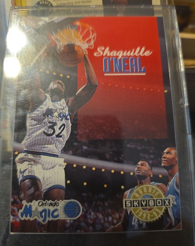 1992-93 SkyBox #382 Shaquille O'Neal — front
