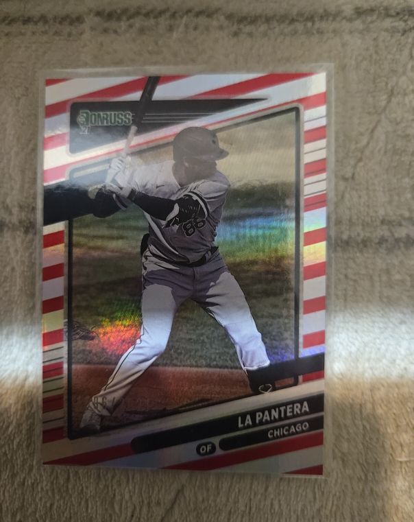 2021 Donruss Red Stripe #143 Luis Robert La Pantera — front