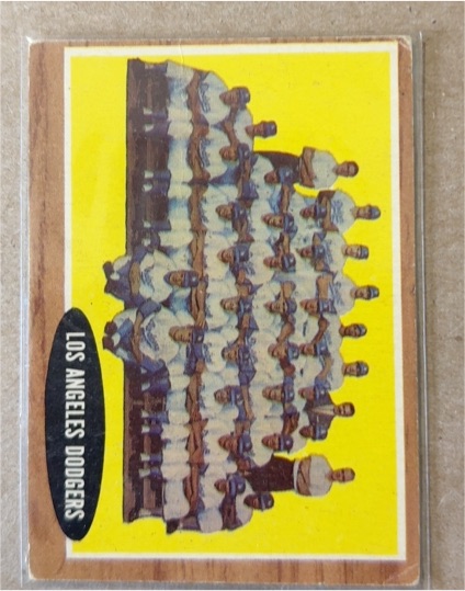 1962 Topps #43 Los Angeles Dodgers Team Card — front