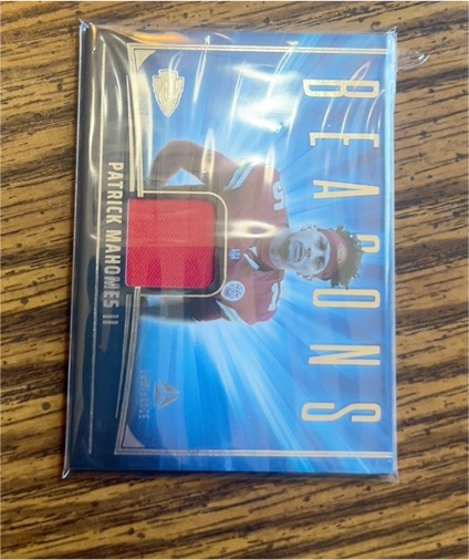 2025 Panini Luminance Beacons Patch #BC-PMA Patrick Mahomes II — front