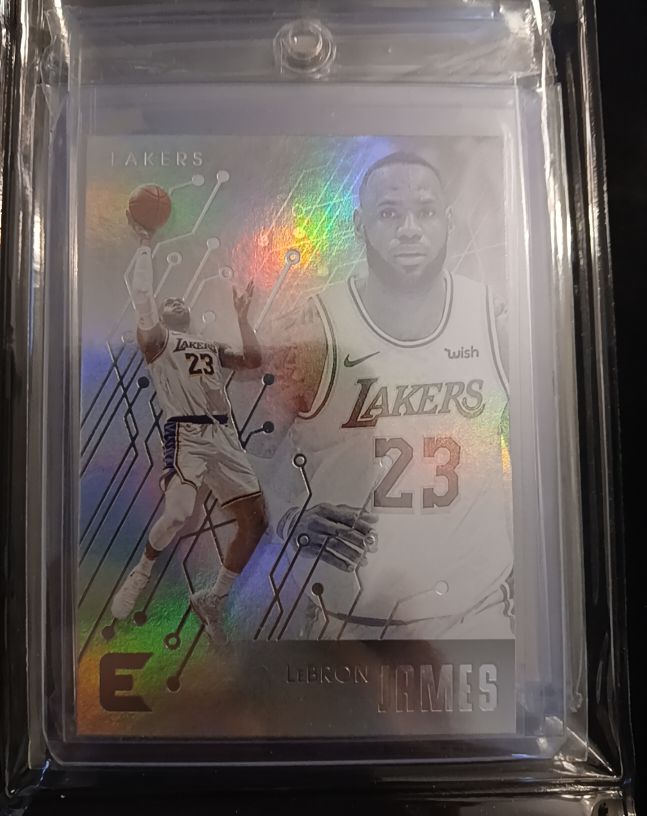 2019-20 Panini Chronicles Essentials #223 LeBron James — front