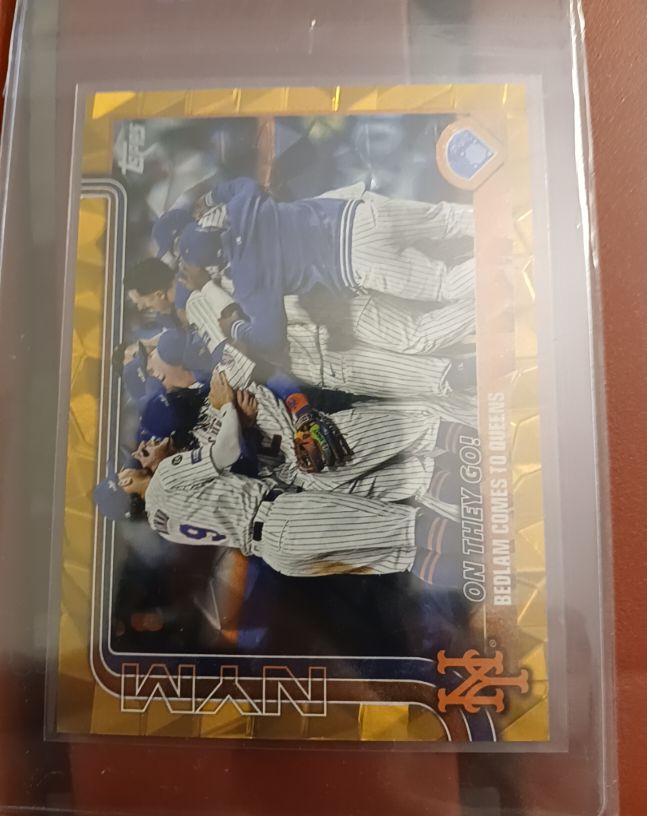 2025 Topps Series 2 #432 New York Mets On They Go! — front