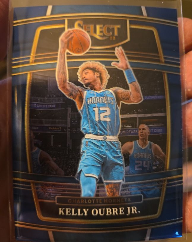 2021-22 Panini Select #30 Kelly Oubre Jr. Blue Prizm — front