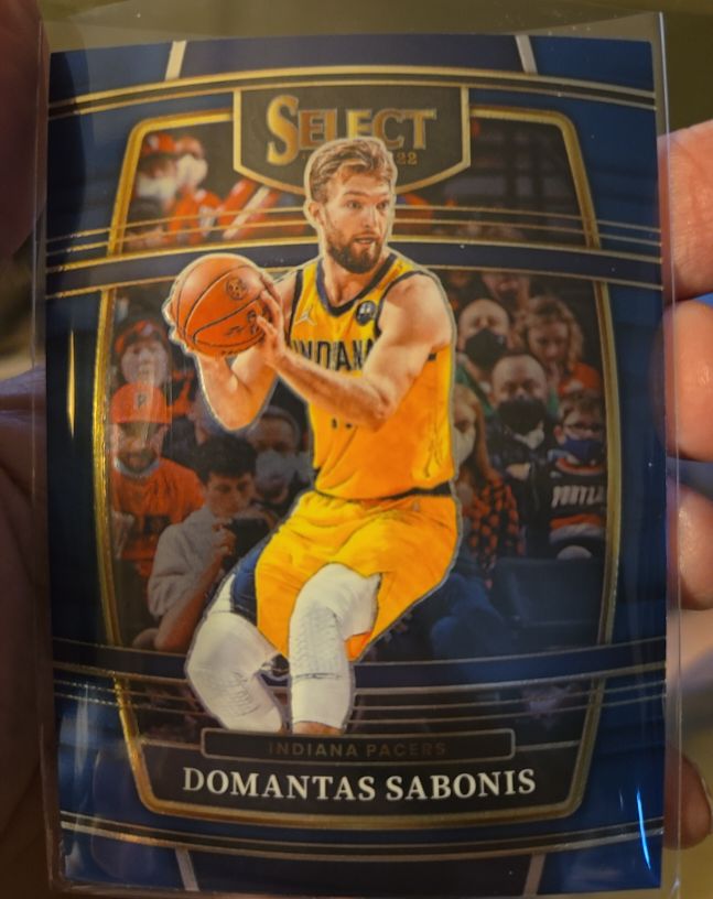 2021-22 Panini Select #73 Domantas Sabonis — front