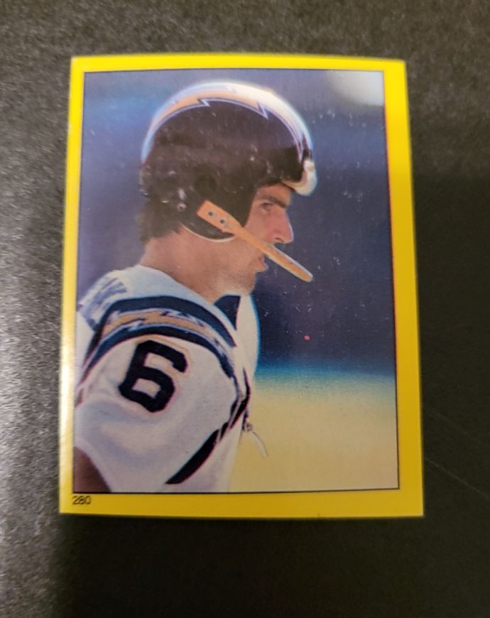 1982 Topps #260 Dan Fouts — front