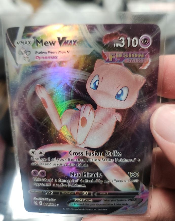 2021 Pokémon Fusion Strike #114 Mew VMAX — front