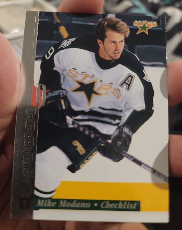 1996-97 Leaf Preferred #150 Mike Modano — front