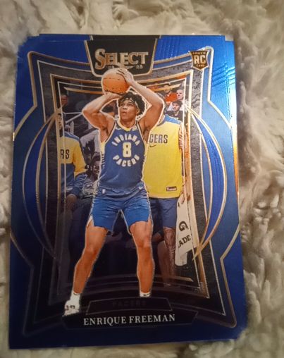 2024-25 Panini Select #80 Enrique Freeman Blue RC Indiana Pacers — front