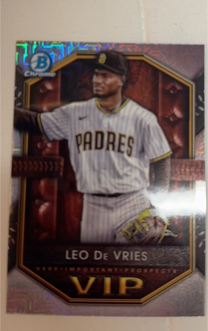 2025 Bowman Chrome #VIP-14 Leo De Vries — front