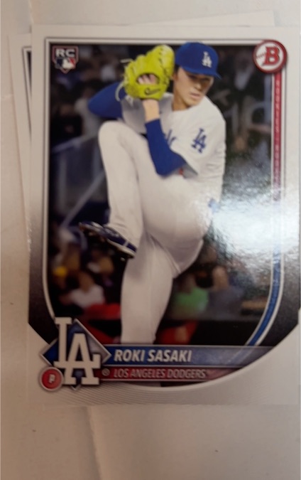 2025 Bowman #12 Roki Sasaki — front
