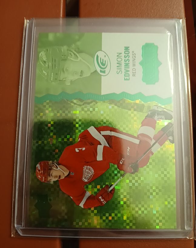2023-24 Upper Deck Ice #33 Simon Edvinsson — front