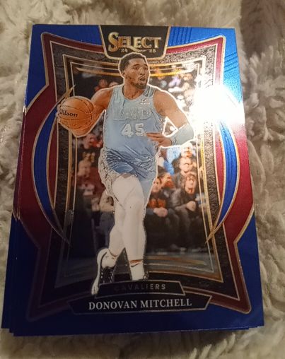 2024-25 Panini Select #21 Donovan Mitchell — front