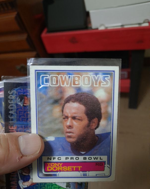 1983 Topps #46 Tony Dorsett — front