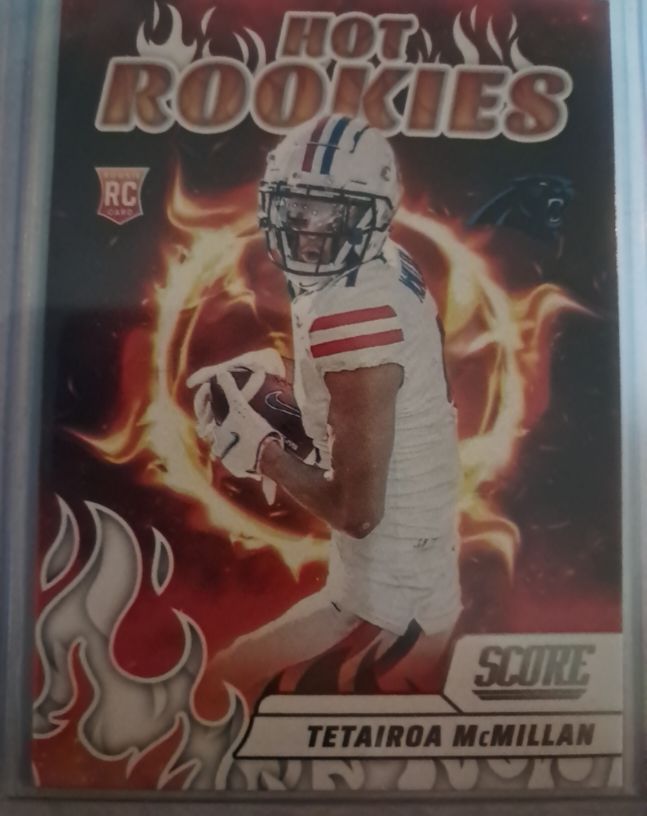 2025 Panini Score #7 Tetairoa McMillan Hot Rookies — front