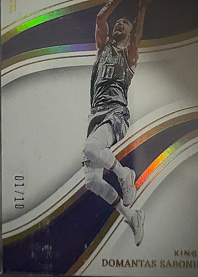 2023-24 Panini Immaculate Collection #01/10 Domantas Sabonis — front