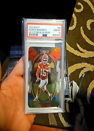 2022 Panini Select #20 Patrick Mahomes II Die-Cut Red Blue Prizm — front