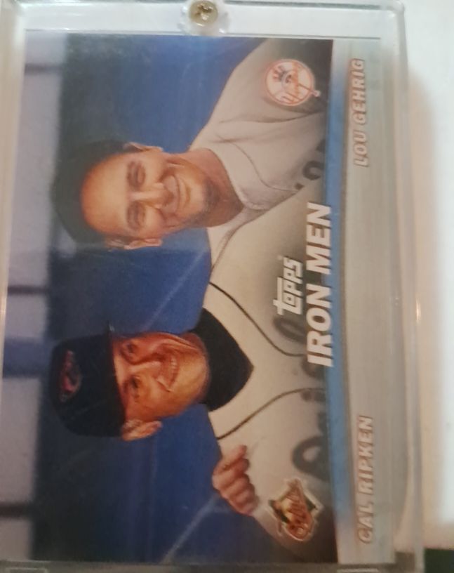 2001 Topps #TC16 Iron Men (Cal Ripken Jr. / Lou Gehrig) Combos — front