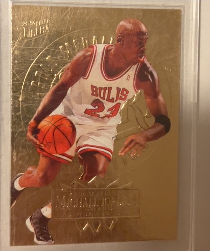 1995-96 Fleer Ultra #25 Michael Jordan Gold Medallion — front