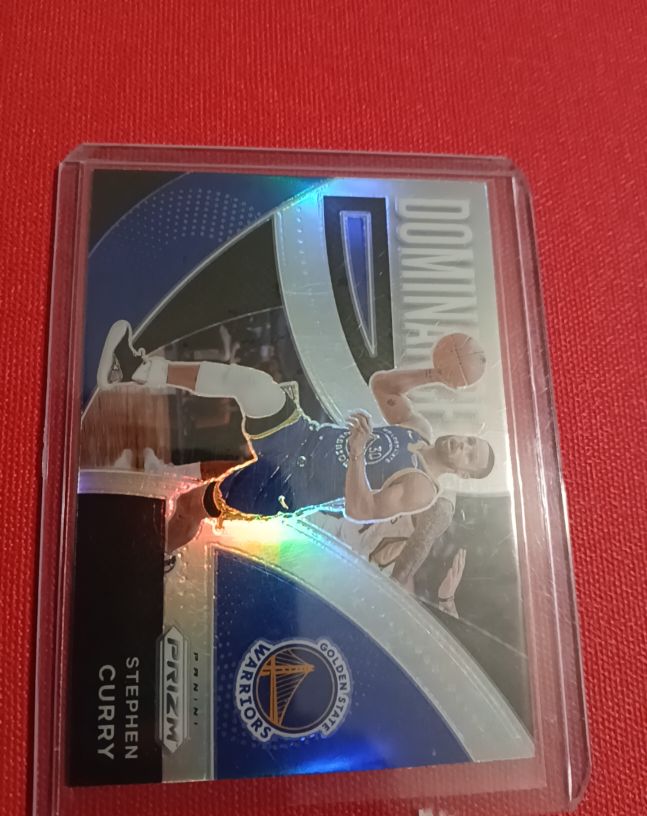 2021-22 Panini Prizm Dominance #14 Stephen Curry — front