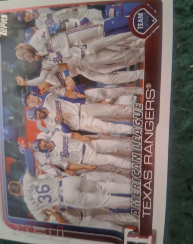 2025 Topps #593 Texas Rangers — front