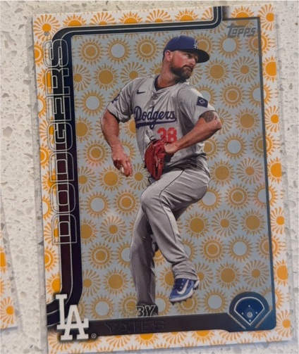 2025 Topps Series 2 #528 Clayton Kershaw Holiday Sun Parallel — front