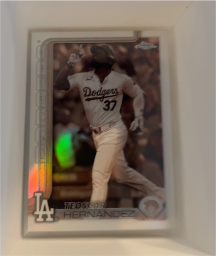 2025 Topps Chrome #128 Teoscar Hernandez — front