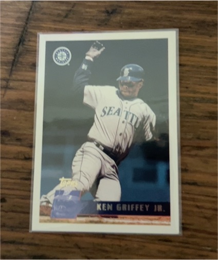 1996 Topps #205 Ken Griffey Jr. — front