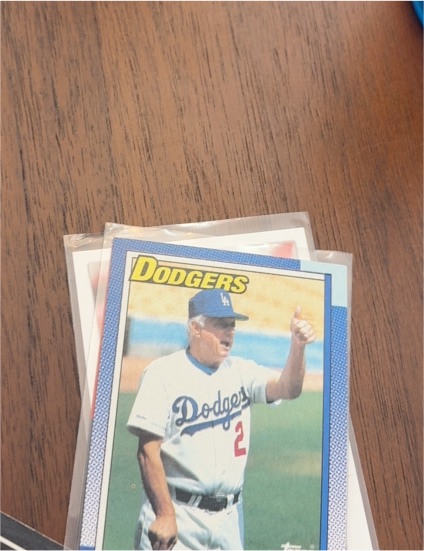 1990 Topps #669 Tommy Lasorda — front