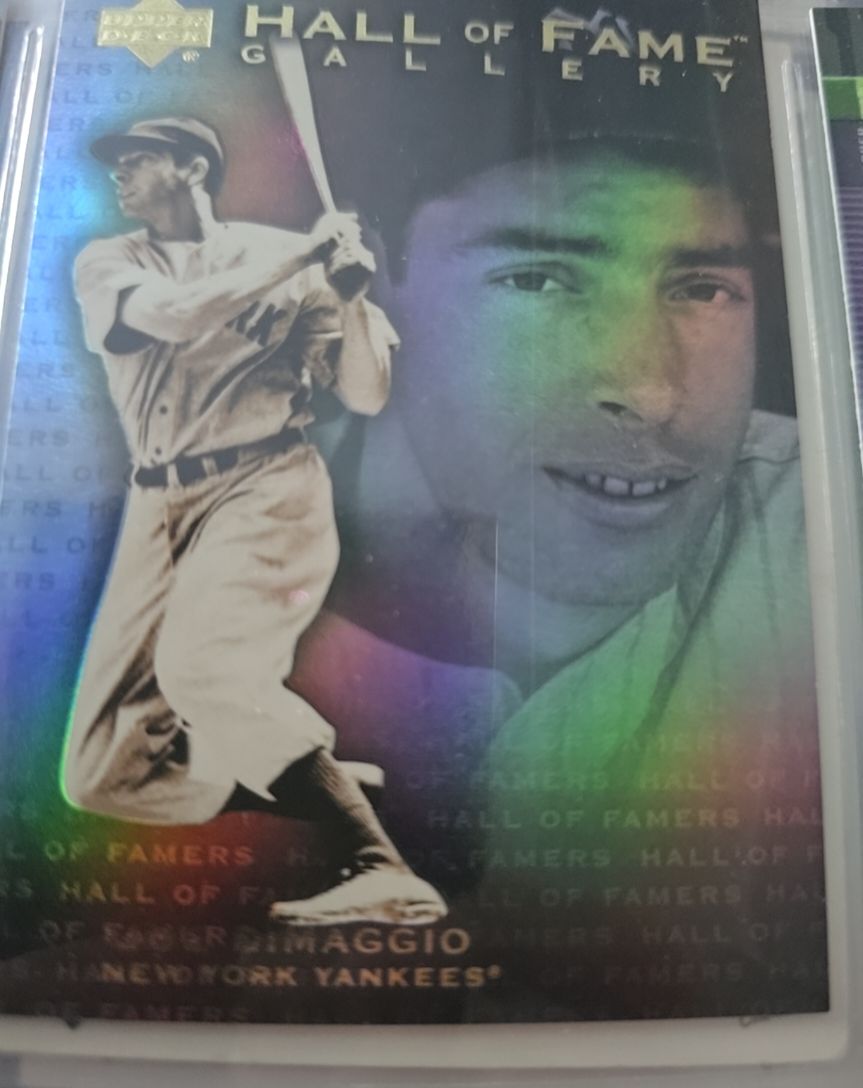 2001 Upper Deck Hall of Fame Gallery #G7 Joe DiMaggio — front